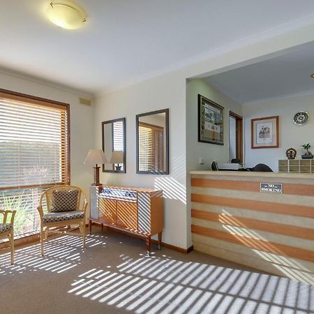 Tree Rose Motel Morwell Exterior photo