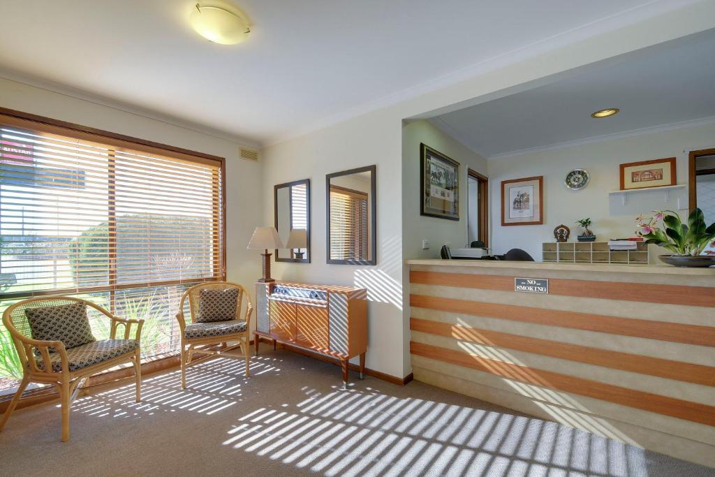 Tree Rose Motel Morwell Exterior photo